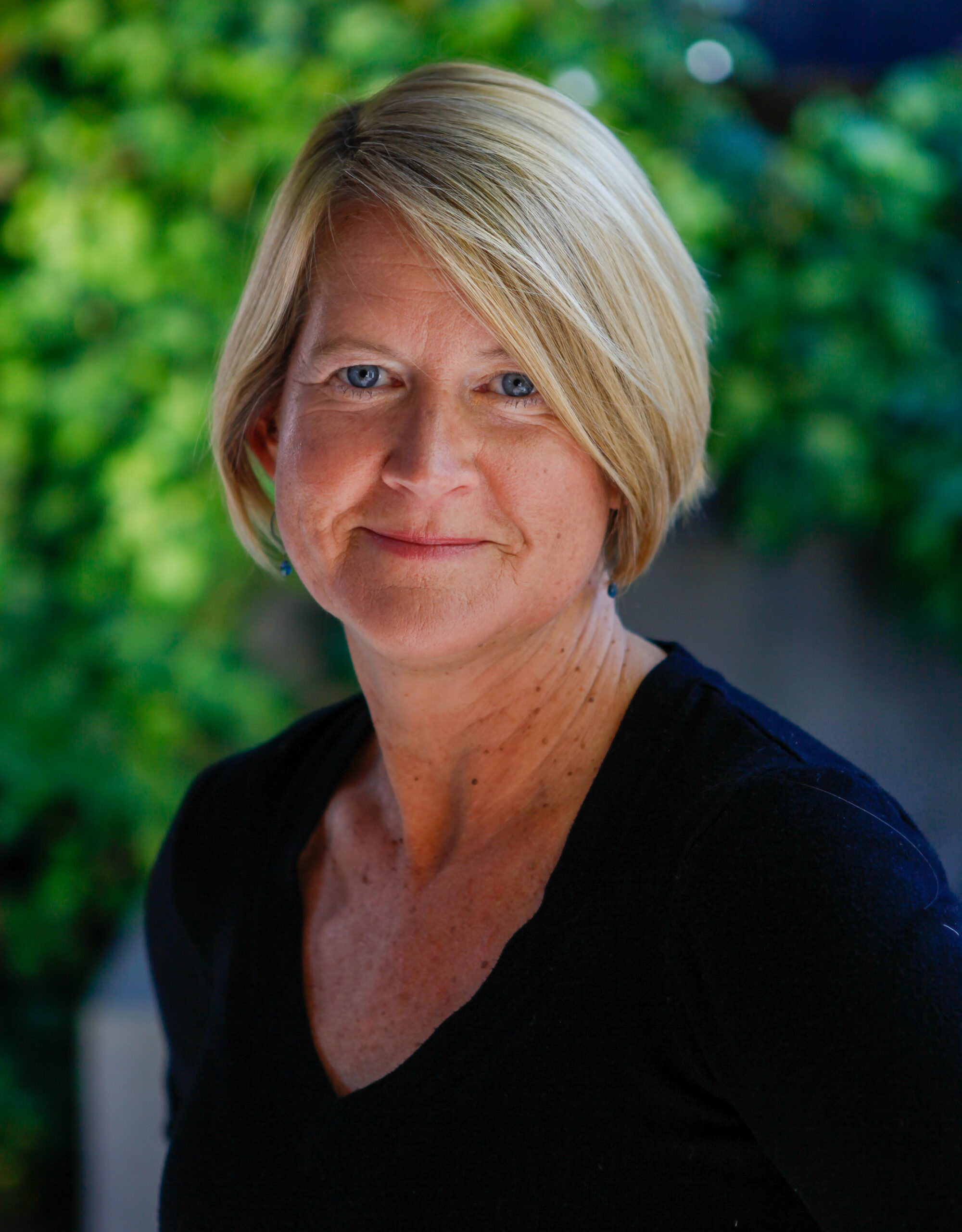 Elizabeth Rusch Author Photo 1